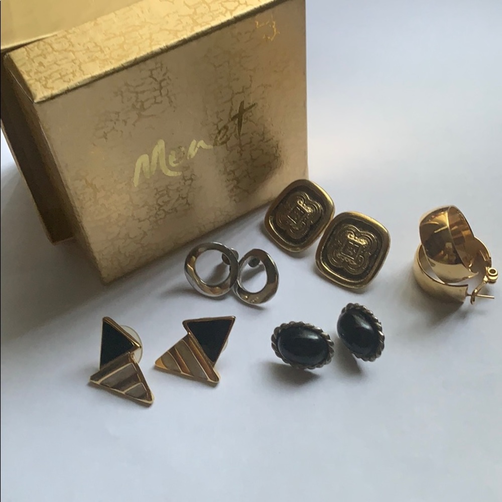 Monet set of 5 pairs of earrings in a box 📦